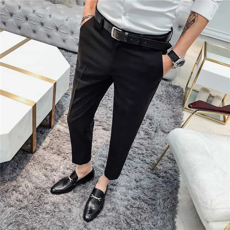 Flat-Front Cropped Trousers in Black