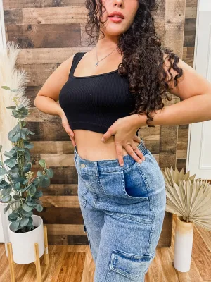 Giselle Scoop Neck Seamless Crop Top